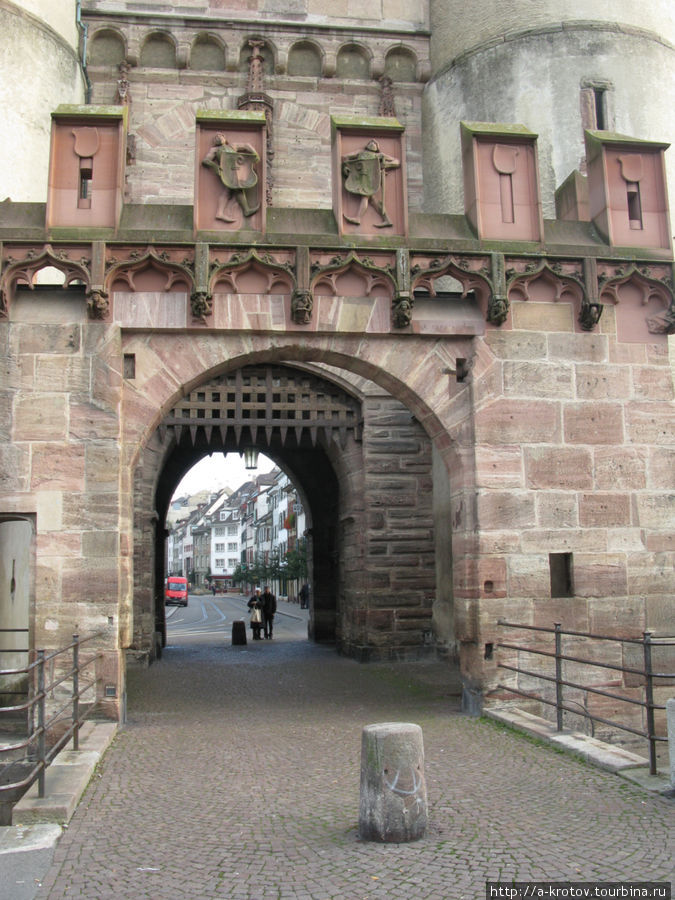 Древние городские ворота Базель, Швейцария