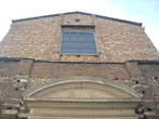 Верхняя часть фасада церкви