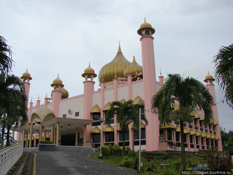 Мечеть Кучинга Негери Кучинг, Малайзия