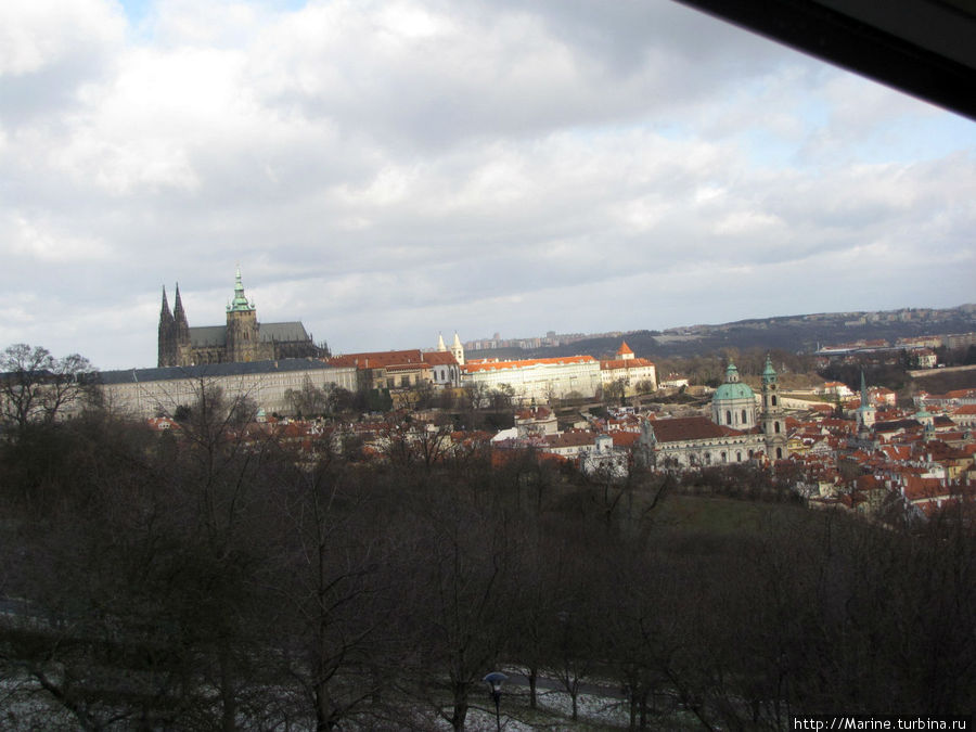 вид из окна фуникулера Прага, Чехия