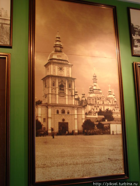 Музей истории монастыря. Фотография монастыря, XIX век Киев, Украина