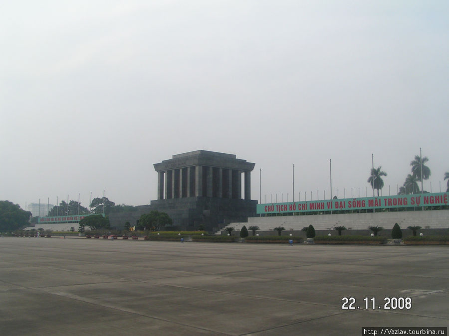 Площадь Ба Динь и Мавзолей Ханой, Вьетнам