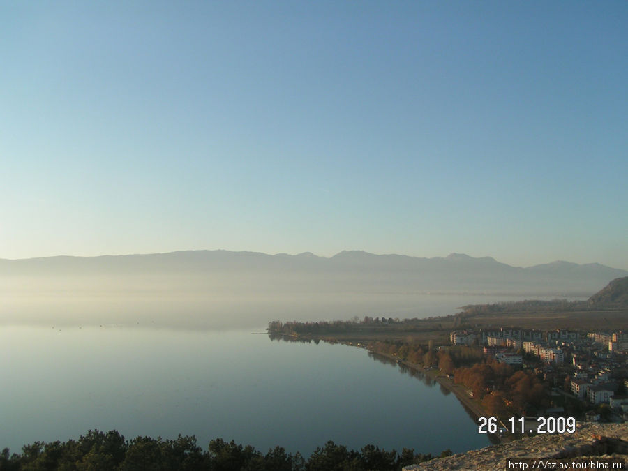 Зеркальность Охрид, Северная Македония