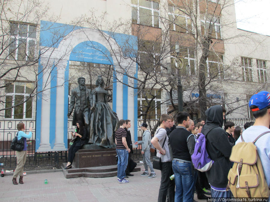 Free Hugs — Free Hugs —