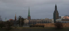Панорама Риги. Справа — башня Домского собора