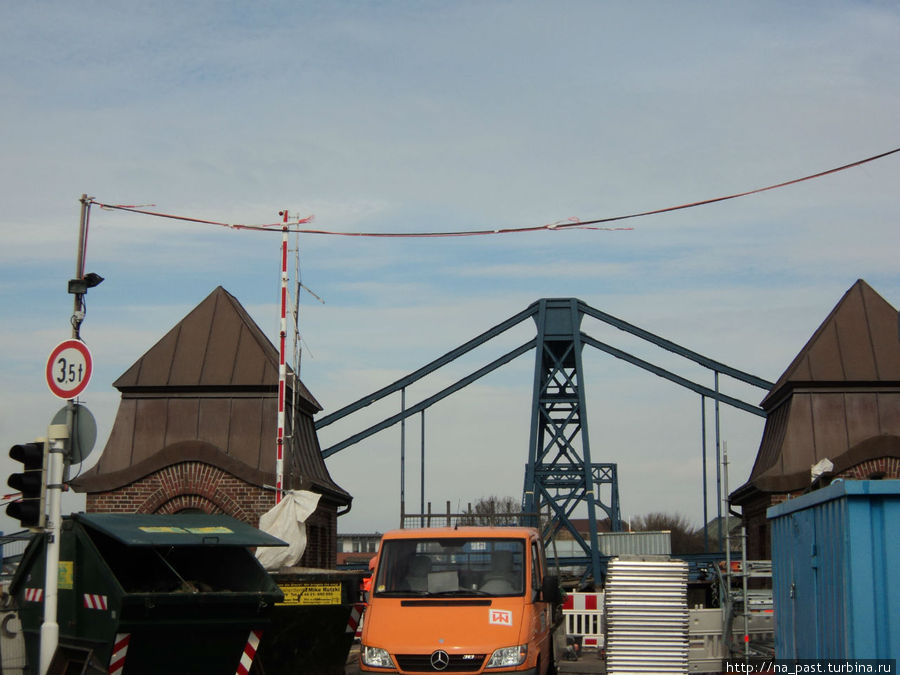    Kaiser-Wilhelm-Brücke.     .         ---   ,     .