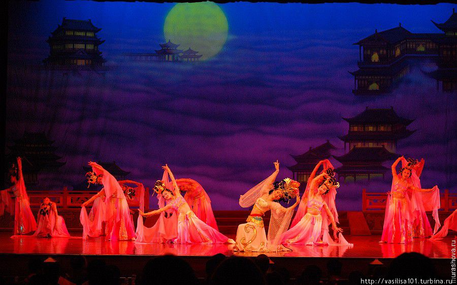 Музыкальное шоу династи Тан с дамплингами, в Сиане Сиань, Китай