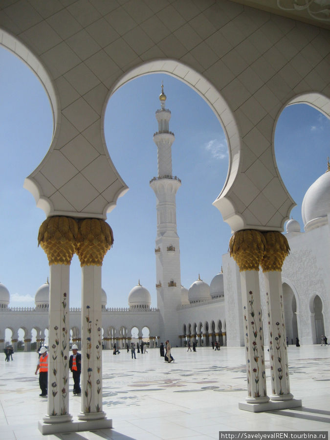 Белая мечеть шейха Заеда. Абу-Даби, ОАЭ