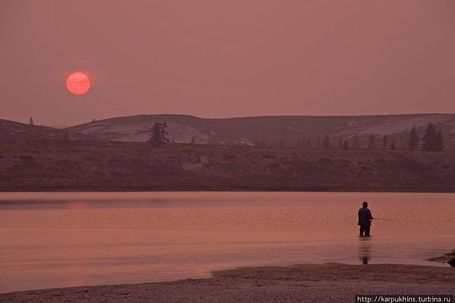 Рыбалка на закате. Озеро Момонтай, Россия