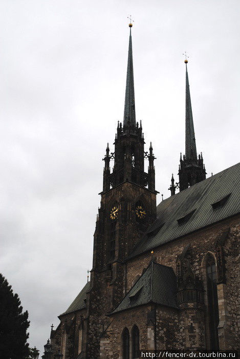 Шпили собора Петра и Павла — самые заметные и высокие Брненские башенки Брно, Чехия