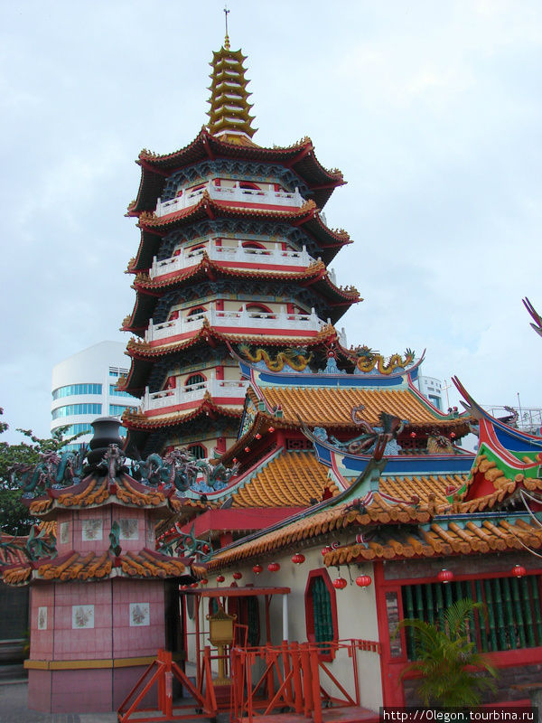 Китайская пагода The Tua Pek Kong Temple Сибу, Малайзия