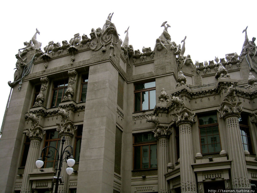 Дом с химерами Киев, Украина Дом с химерами Киев, Украина