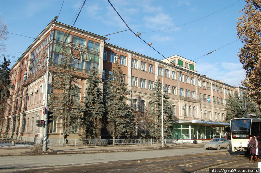Здание Объединенного среднего технического училища Саратов, Россия