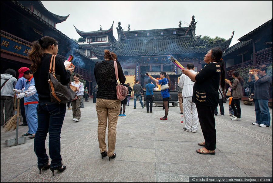 Шанхай: Храм Городских Богов (Chenghuang Miao) Шанхай, Китай