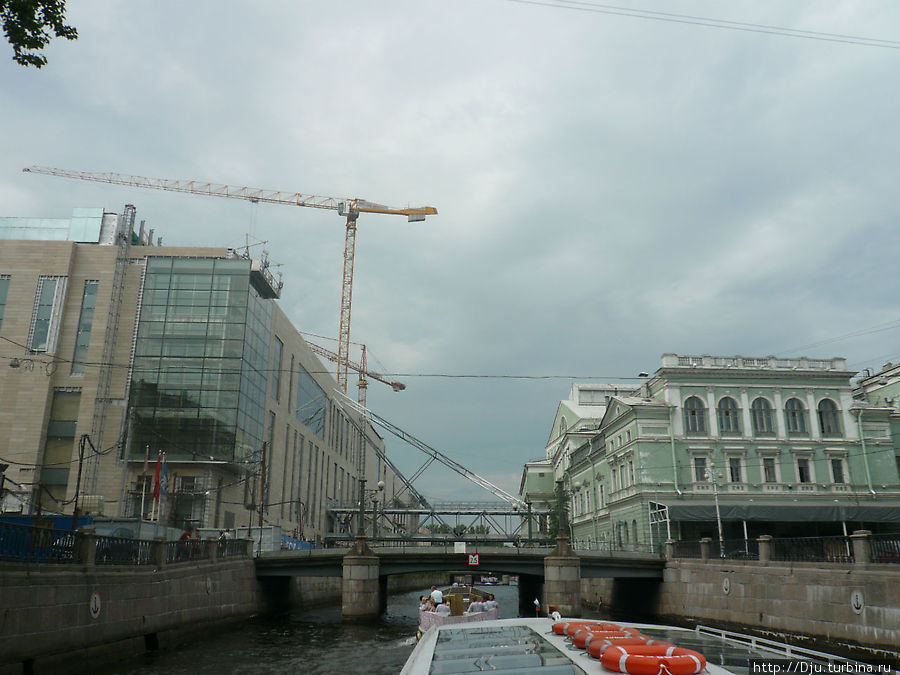 Новое и старое здания Мариинского театра Санкт-Петербург, Россия