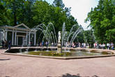 Нижний парк, фонтан Адам