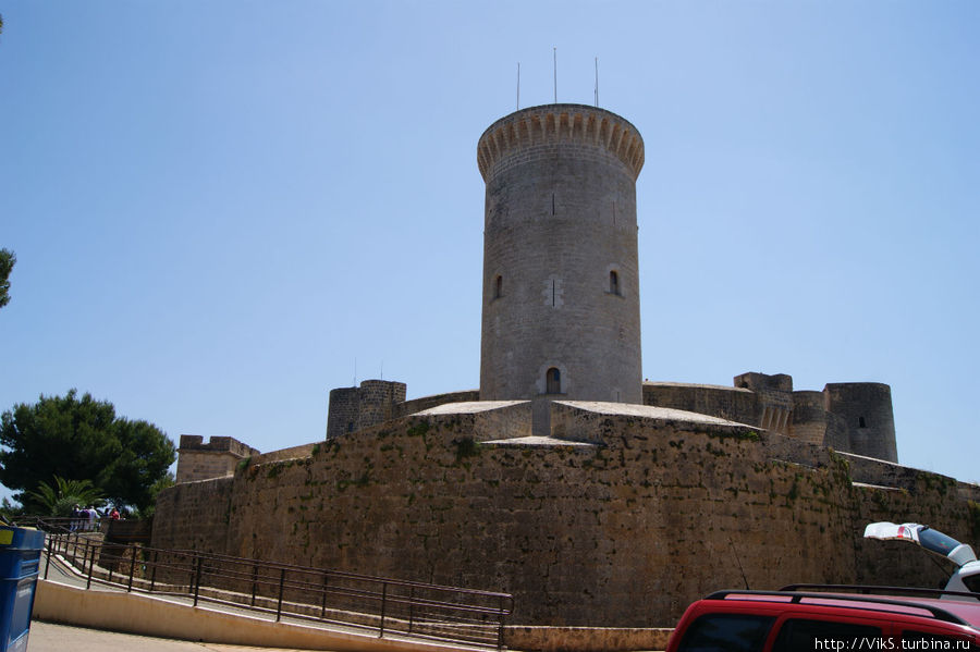 Замок Бельвер Пальма-де-Майорка, остров Майорка, Испания