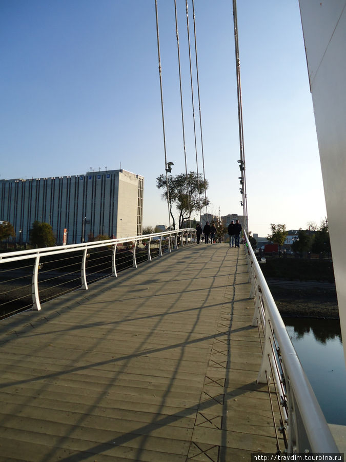 Новый мост на новой набережной Харьков, Украина