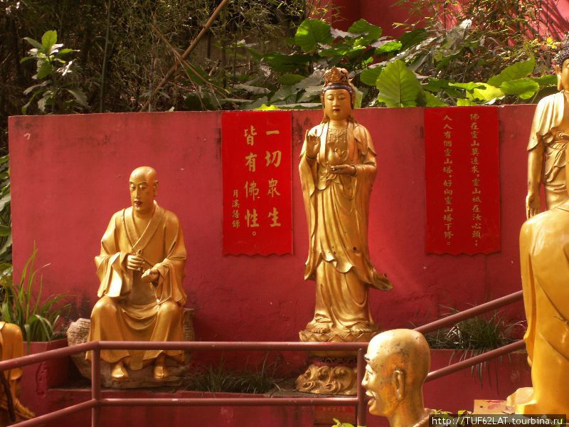 Храм десяти тысяч Будд Ша-Тин, Гонконг