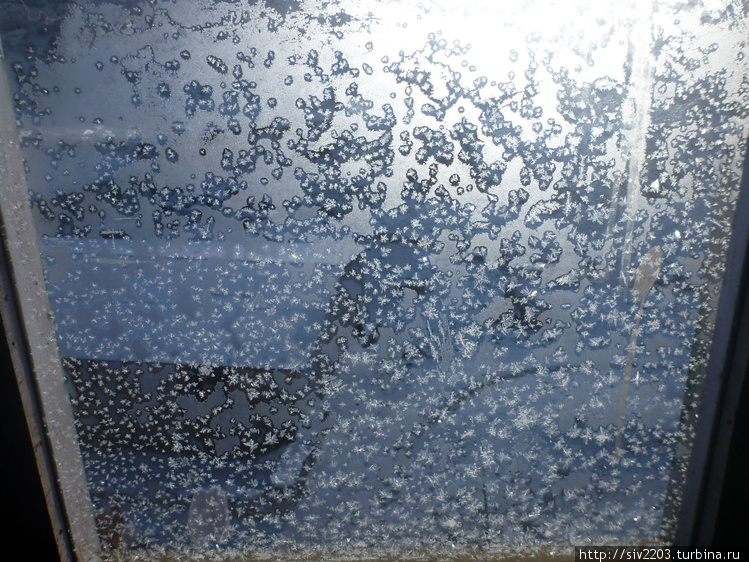 снег за окном в Лобуче