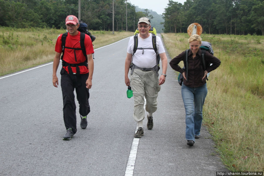 Виктор Лямичев, Юрий Сприжицкий и Любовь Щелкотунова уходят в отрыв Кхао-Яй Национальный Парк, Таиланд