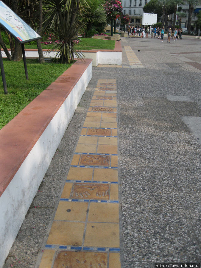 Город кино? Нет! Город яхт, золотого песка и конфет Канны, Франция Город кино? Нет! Город яхт, золотого песка и конфет Канны, Франция