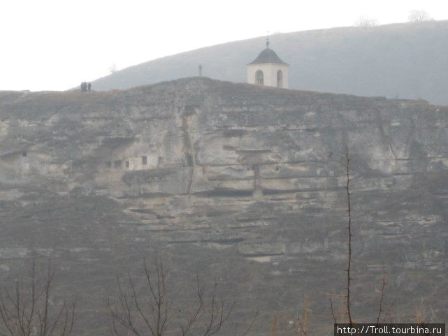 Та же церковь и тот же монастырь, но с другой стороны Бутучены (Старый Орхей), Молдова