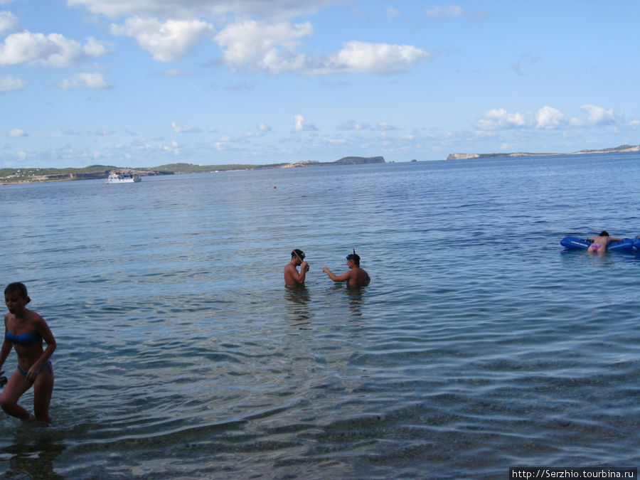 Купаемся на диком пляже Купаемся на диком пляже