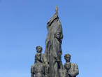 Памятник молодогвардейцам