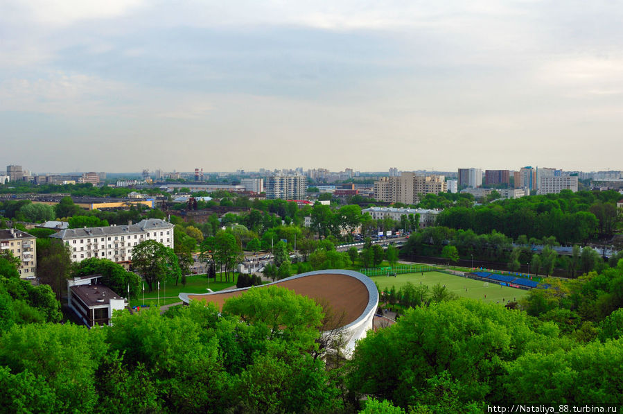 Вид на город с колеса обозрения в парке Горького Минск, Беларусь