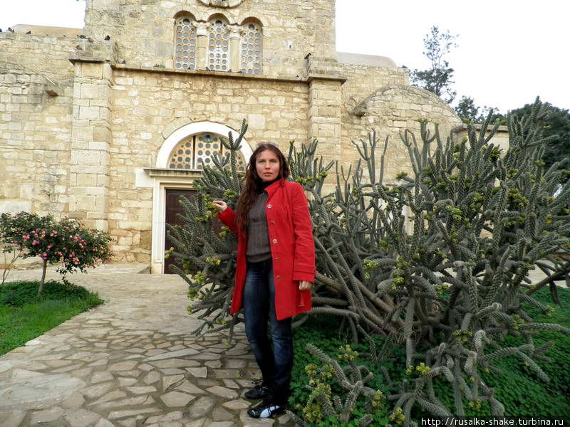 Монастырский дворик Давлос, Турецкая Республика Северного Кипра