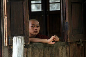 Буддистский монах тоскует