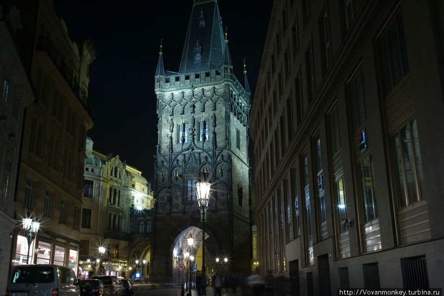 Пороховые ворота с разных сторон Прага, Чехия
