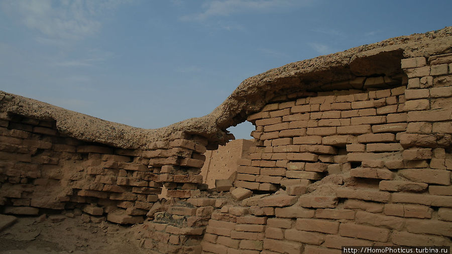 Развалины царского дворца Ур античный город, Ирак