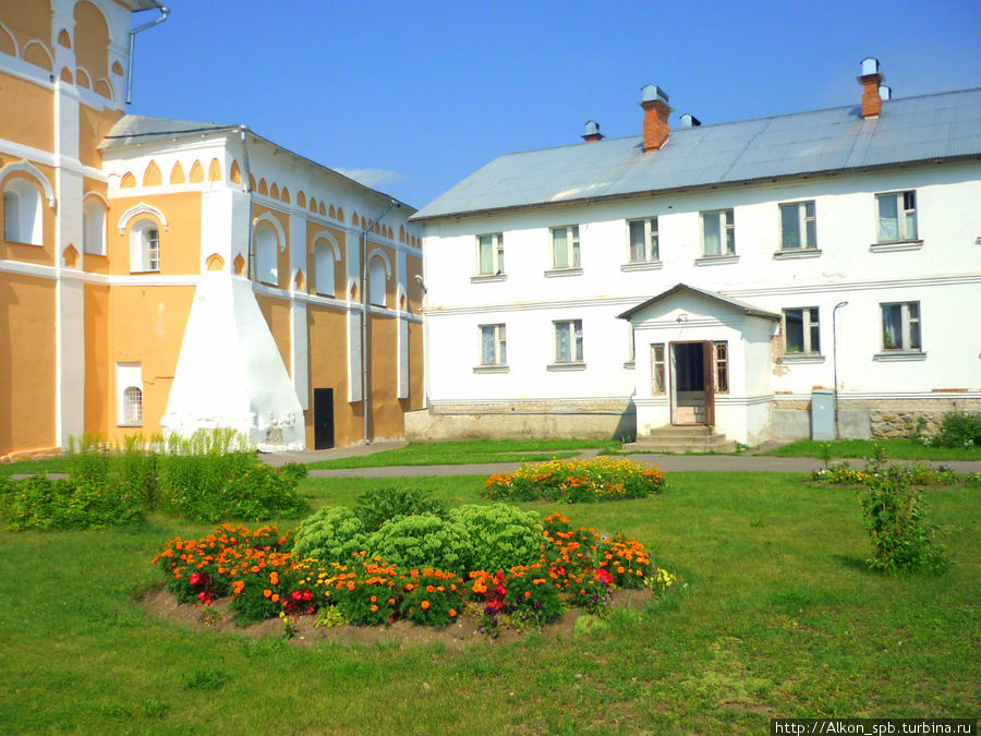 Летний день в Варлаамо-Хутынском Монастыре Великий Новгород, Россия