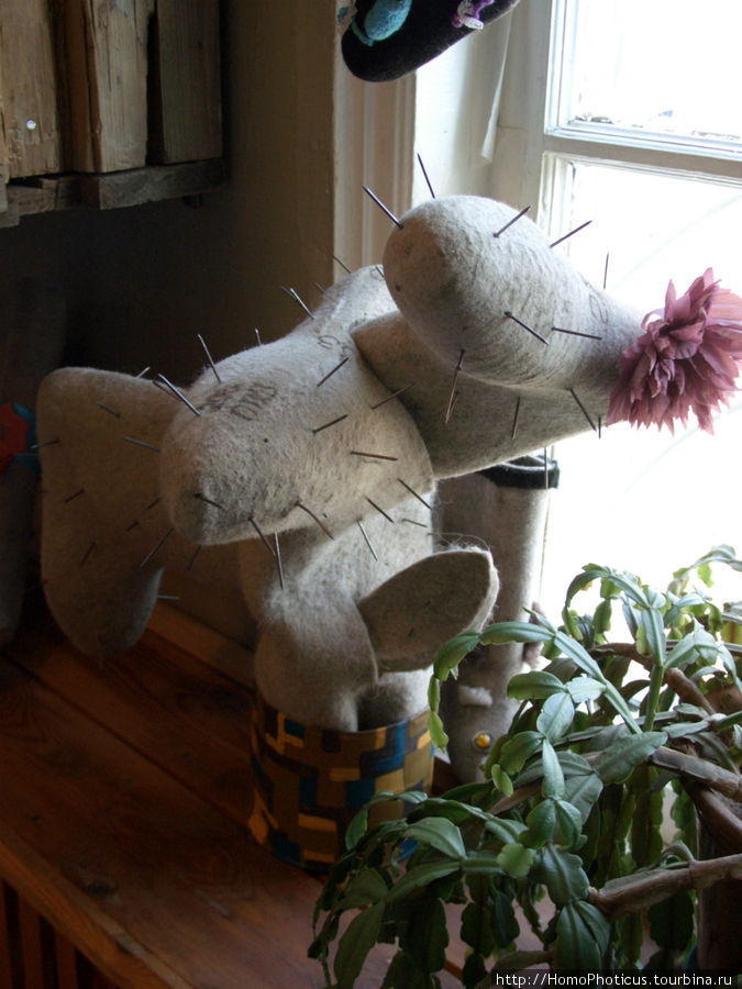 Мышь и валенок Мышкин, Россия Мышь и валенок Мышкин, Россия