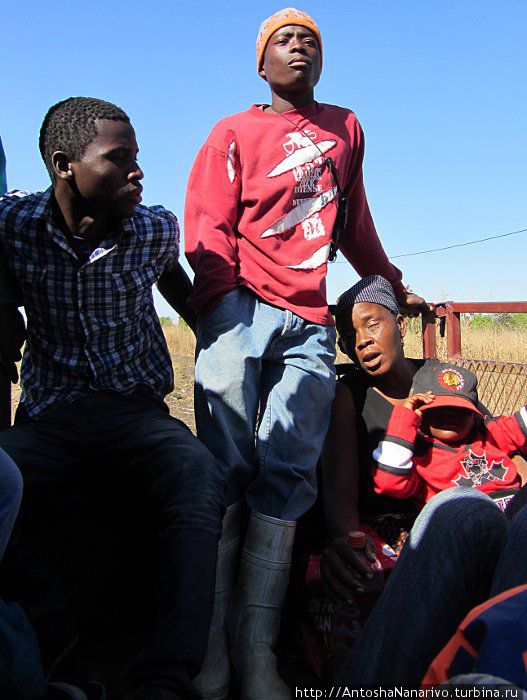 Самора-Машеловск Провинция Мапуту, Мозамбик Самора-Машеловск Провинция Мапуту, Мозамбик