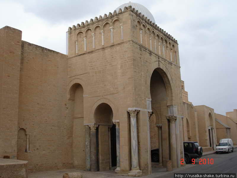 Священный город Кайруан Кайруан, Тунис Священный город Кайруан Кайруан, Тунис