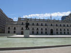 Президентский дворец с фонтаном