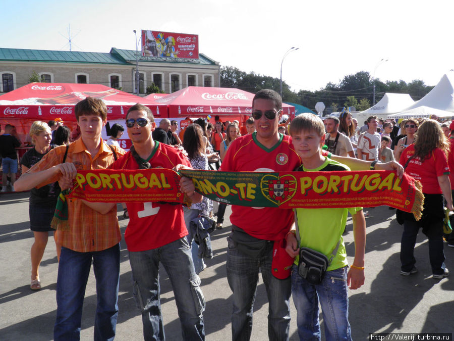 ЕВРО 2012. Расставание с фанами из Голландии Харьков, Украина ЕВРО 2012. Расставание с фанами из Голландии Харьков, Украина