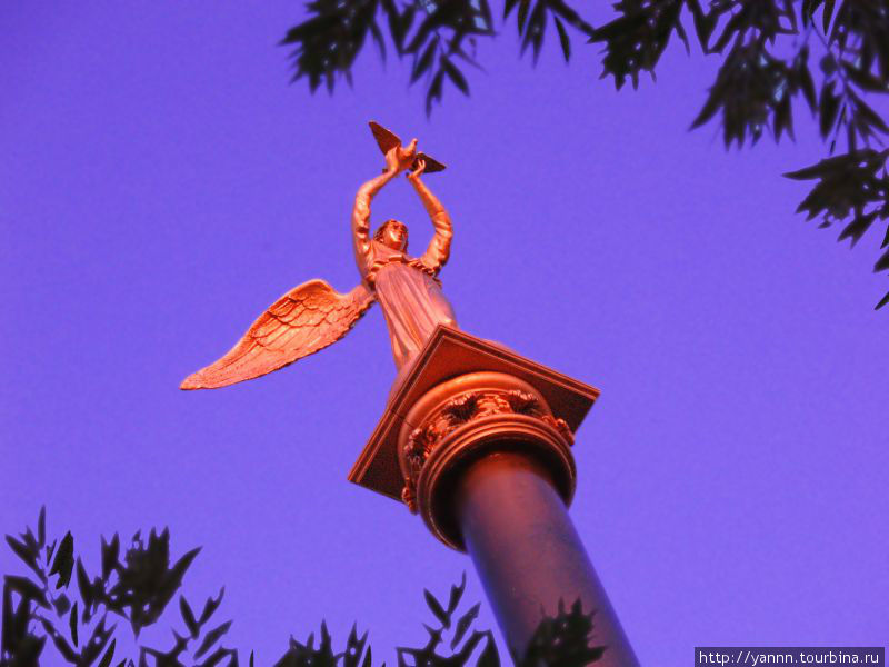 Стелла Добрый ангел мира появилась в Еманжелинске в 2010 году Еманжелинск, Россия