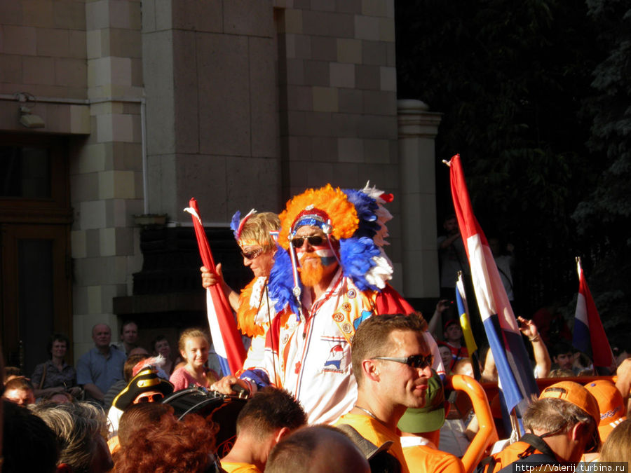 ЕВРО 2012. Рукопожатия в жизни и противостояние на поле Харьков, Украина ЕВРО 2012. Рукопожатия в жизни и противостояние на поле Харьков, Украина