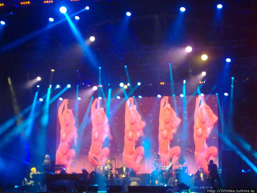 Элтон Джон и типа- Элтон Джон и типа-