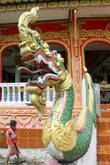 Змей у лестницы храма