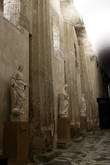Сиракузы. Дуомская площадь, кафедральный собор. В стены встроены колонны древнегреческого храма Афины. Вид изнутри.
