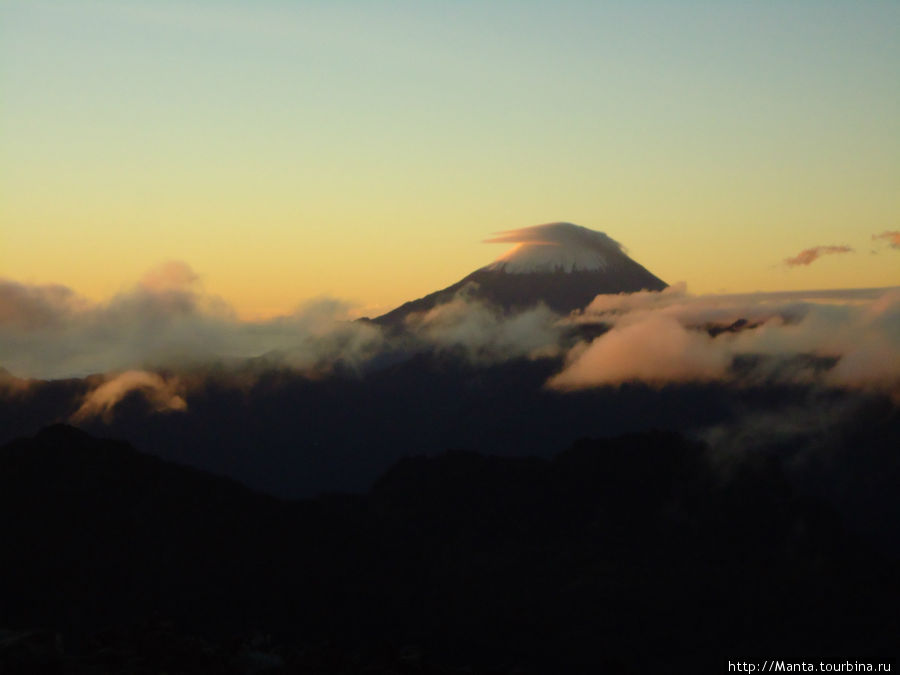 А этот клевый пупс — Чимборасо, высота 6300. Я на него тоже когда-нибудь залезу. Риобамба, Эквадор