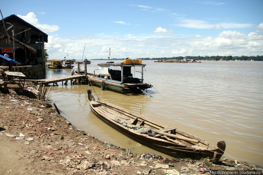 На пароме через реку Чиндвин Монива, Мьянма