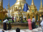 Янгон. Пагода Шведагон. Тхам бун.