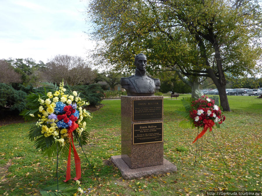 Памятник Симону Боливару Хьюстон, CША
