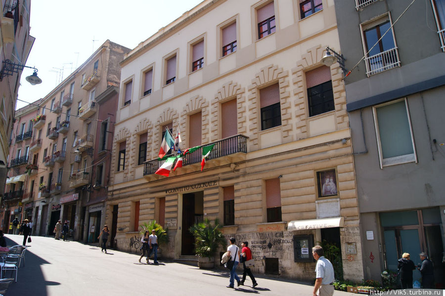 Главная торговая улица Кальяри, Италия